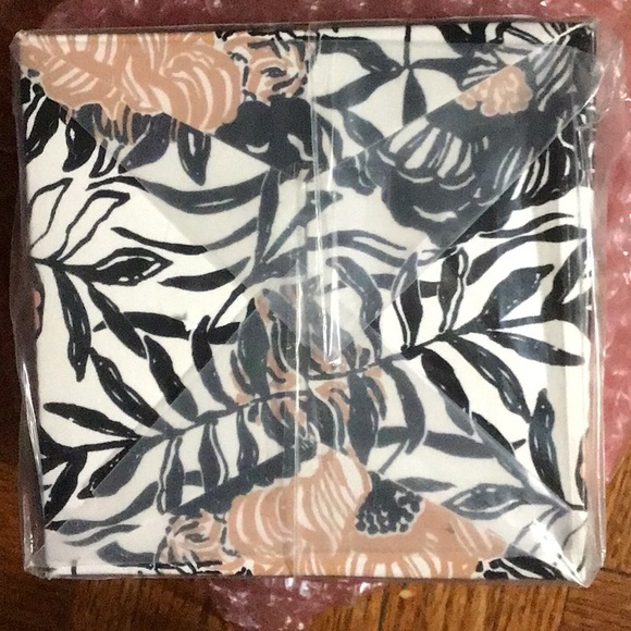 NWT/ NIP Lilly Pulitzer Candle onyx Peony party accessories style 011922 scented - Picture 5 of 9